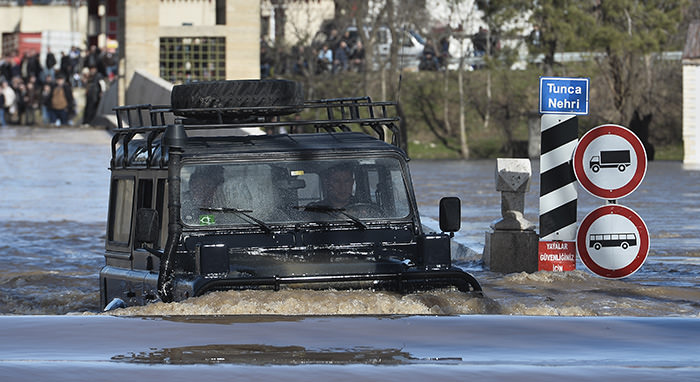 Hundreds evacuated due to floods in Edirne | Daily Sabah