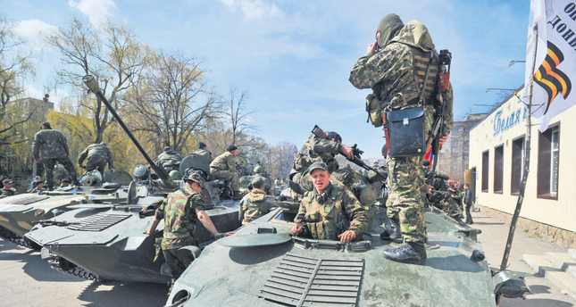 Ukrainian president gives up idea of unitary state amid clashes - Daily ...