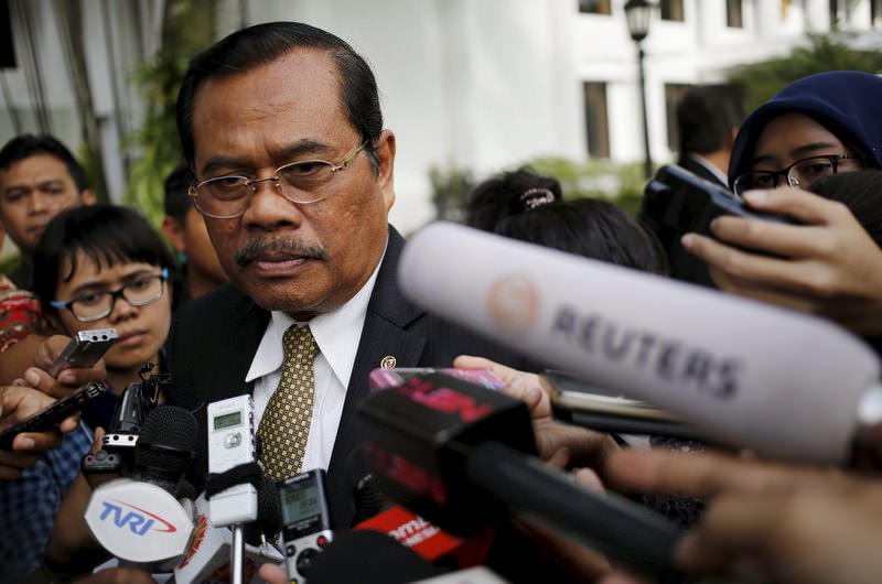 Indonesia's Attorney General Muhammad Prasetyo speaks to journalists about the upcoming executions at the Presidential Palace in Jakarta, Indonesia April 28, 2015 (Reuters Photo)
