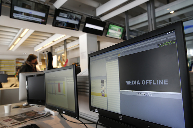 Computer screens are pictured at TV5 Monde after the French television network was hacked by people claiming allegiance to ISIS, in Paris, France, Thursday April 9, 2015 (AP Photo)