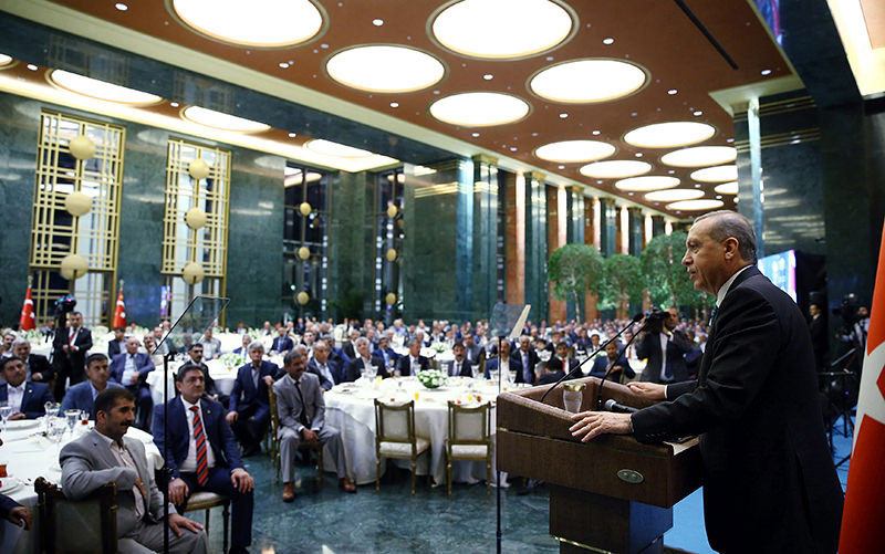 President Recep Tayyip Erdou011fan addressing local chiefs at an iftar dinner at the Presidential Palace on Wednesday July 24, 2015 (Sabah Photo)