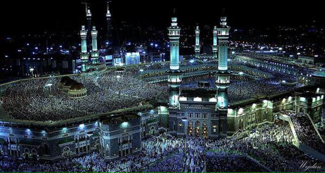 2 million Muslims perform prayers around Kaaba, Mecca on 