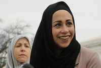 Muslim woman Samantha Elauf (R), who was denied a sales job at an Abercrombie Kids store in Tulsa in 2008
