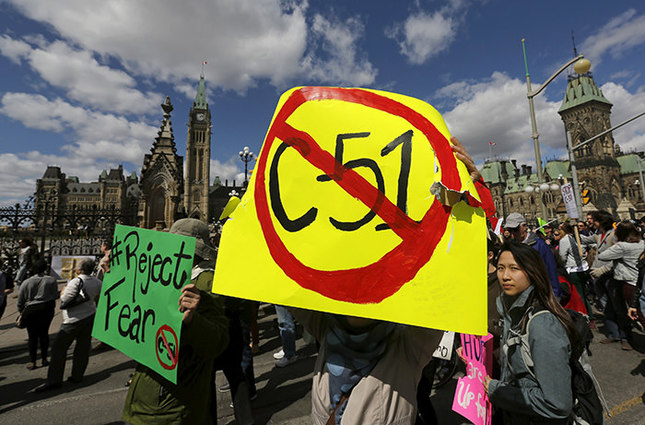 People take part in a demonstration against Bill C-51, the Canadian government's proposed anti-terror legislation, in Ottawa April 18, 2015 (Reuters Photo)