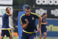 Star striker Van Persie is expected to play against Shakhtar Donetsk. 