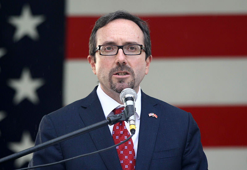 US ambassador to Turkey John Bass delivers a speech at the ambassadoru2019s residence in Ankara on July 2, 2015 during an early reception for US Independence Day on July 4 (AFP photo)