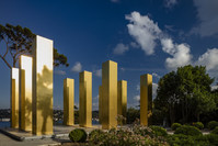 One of the highlights of the exhibition is Heinz Mack's ,The Sky Over Nine Columns,, standing at an impressive 7.5 meters and weighing 1.35 tons, which displays a magnificent fau00e7ade of 850,000 gold mosaics.