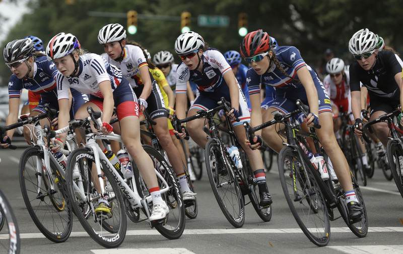 Cyclists racing at the Women Juniors Road Circuit cycling race at the UCI Road World Championships Sept. 25, 2015. (AP Photo)