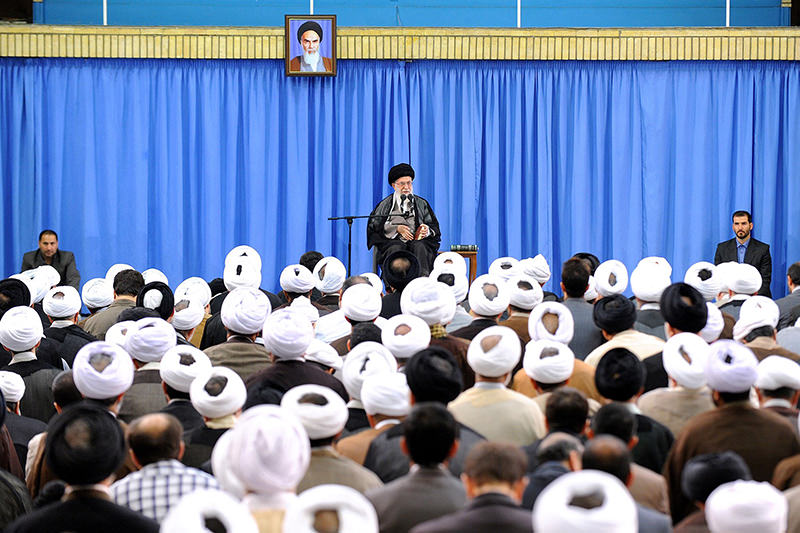 Iran's supreme leader Ayatollah Ali Khamenei delivering a speech in Tehran on September 27, 2015. Khamenei demanded Saudi Arabia apologize for a stampede that killed nearly 770 pilgrims at the hajj (AFP Photo)