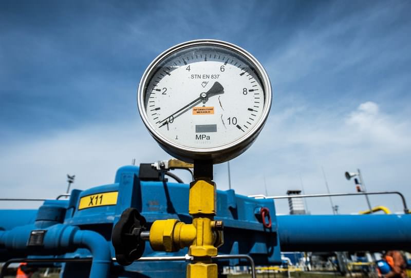 A pressure gauge at gas compressor station in the eastern Slovak town of Velke Kapusany, near the border with Ukraine, Slovakia, 02 September 2014. (EPA Photo)