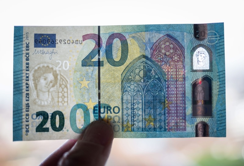 New Euro Banknote Hailed A Milestone In Thwarting Forgers Daily Sabah