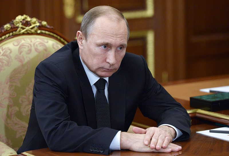 Russian President Vladimir Putin holds a meeting in Moscow's Kremlin, Russia, Thursday, Nov. 19, 2015 (AP photo)