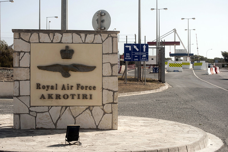 This file picture taken on October 21, 2015 shows the entrance to the British Royal Air Force base of Akrotiri in Cyprus (AFP photo)