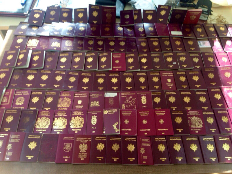 148 European passports and many sim cards were found on Daesh suspects in Istanbul, Dec 17, 2015. (AA Photo)