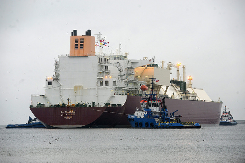 LPG Tanker vessel 'Al Nuaman' with Qatari LNG enters the LNG Terminal Port in Swinoujscie, Poland, 11 Dec 2015 (EPA)