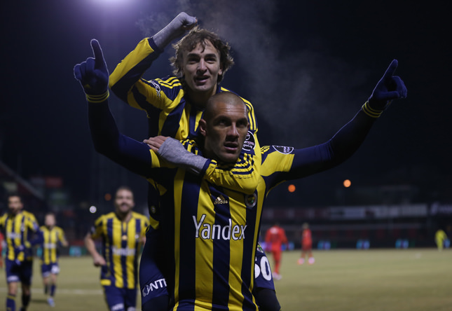 Fenerbahçe claim top spot in Turkish league | Daily Sabah