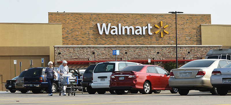 WalMart to give pay raises to more than 1.2 million of its workers