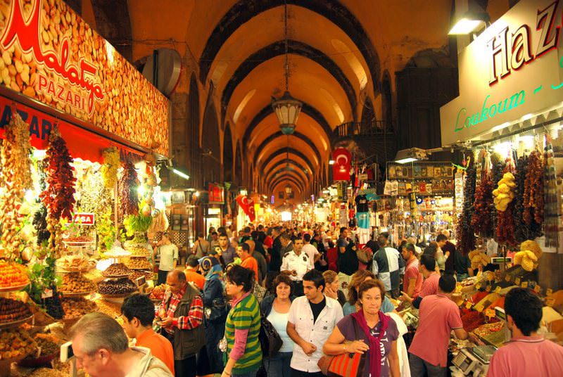 Nodding, winking, hand gestures: Visitors' experiences with Turkish ...