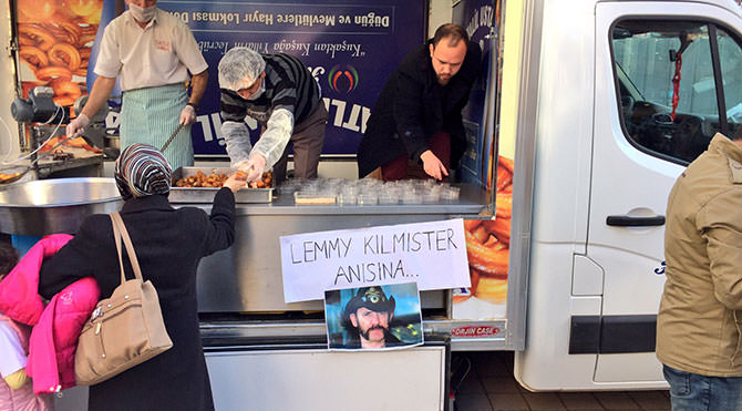 Loyal Turkish Motu00f6rhead fans distribute traditional lokma 'in memory of Lemmy Kilmister'.