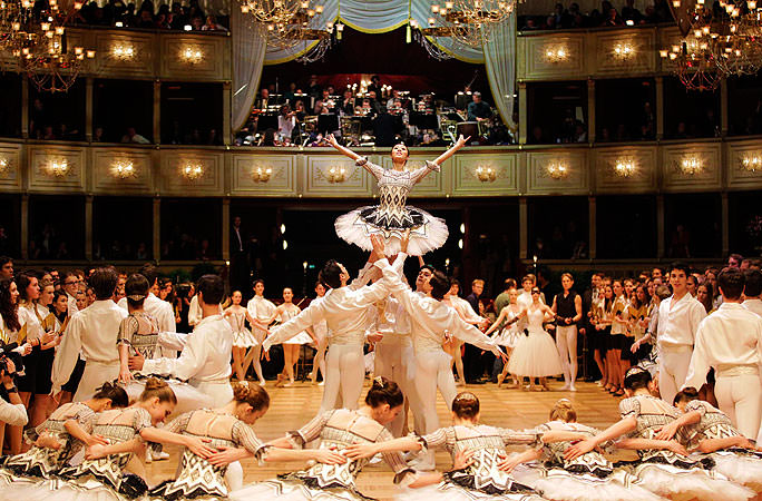 he Vienna ball extravaganza. (REUTERS Photo)