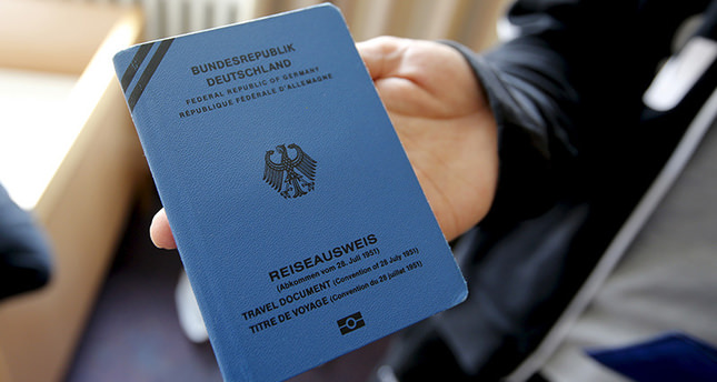 Visa restrictions index says Germans have most powerful passports ...