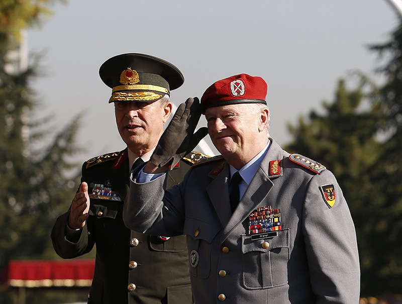 Gen. Hulusi Akar (L), Gen. Volker Wieker (R) during the latteru2019s visit to Turkey on Nov. 6, 2015 [AA photo]