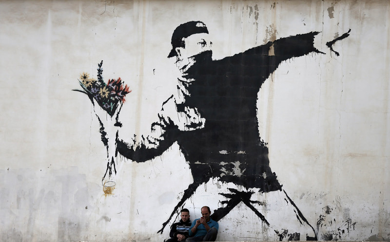 Elusive Street Artist Banksy May Have Been Unmasked By Mathematics Daily Sabah