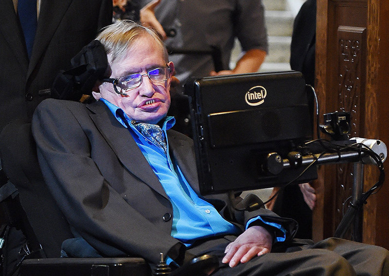 British scientist Stephen Hawking arrives for a press conference in London, Britain, 20 July 2015. (EPA Photo)