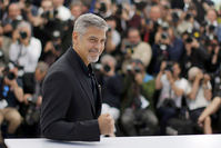 Cast member George Clooney poses during a photocall for the film ,Money Monster, out of competition at the 69th Cannes Film Festival in Cannes, France, May 12, 2016. (REUTERS Photo)
