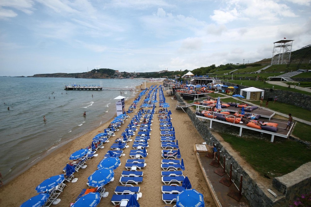 Solar Beach Club - Bar in Kilyos, Istanbul