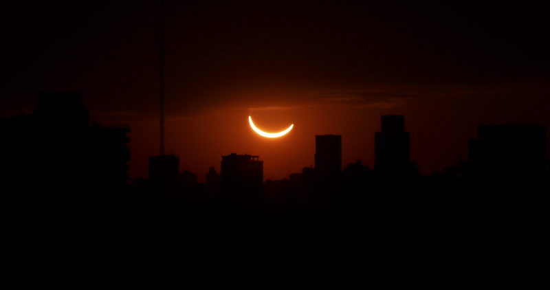 Rare total solar eclipse mesmerizes skywatchers in South America ...