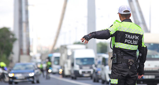 شرطة مرور اسطنبول تتلقى شكاوى المواطنين عبر الواتساب والفايبر