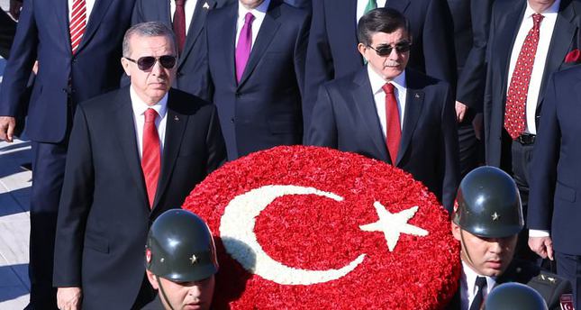 أردوغان يزور ضريح أتاتورك في ذكرى عيد النصر الـ 93