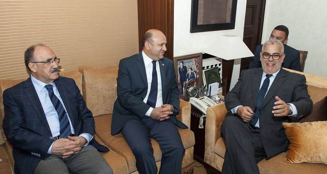 رئيس الحكومة المغربية يلتقي وزير الصناعة التركي بالرباط
