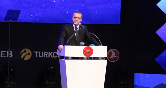 أردوغان في مراسم توزيع جوائز الابتكار والتجديد بمركز المؤتمرات باسطنبول   وكالة الإخلاص للأنباء