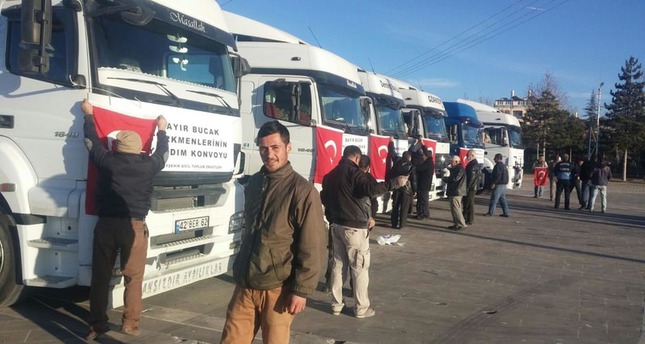 شاحنات المساعدات الإنسانية قبل انطلاقها من قونيا وسط تركيا الى منطقة بايربوجاق التركية وكالة الأناضول للأنباء