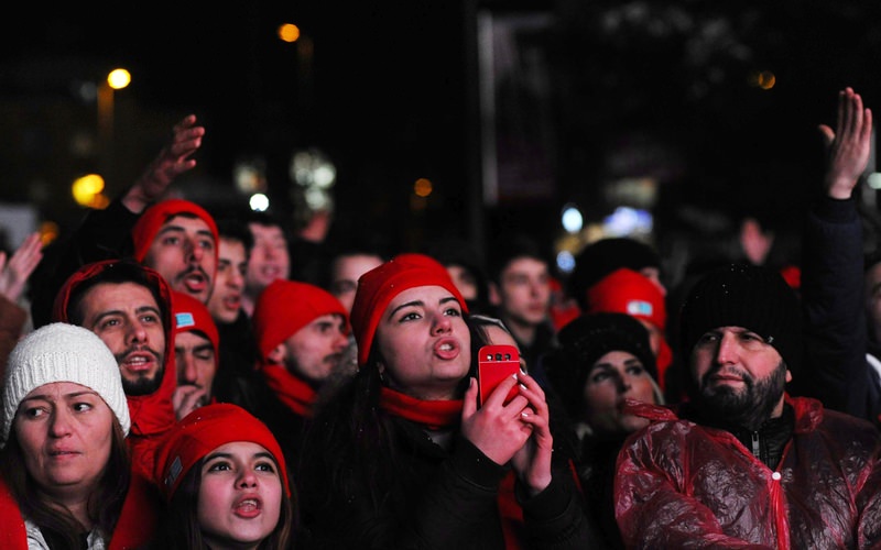 بالصور - الاحتفالات تعم المدن التركية في ليلة رأس السنة