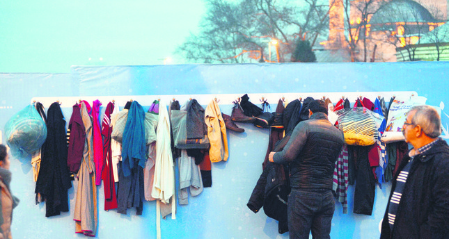 لا تتركها في خزانة ملابسك.. حملة لجمع الملابس المستعملة من أجل الفقراء في اسطنبول