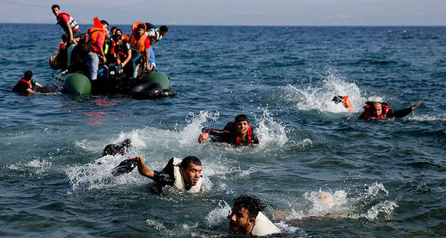 مصرع 33 لاجئاً في غرق قاربين قبالة السواحل التركية