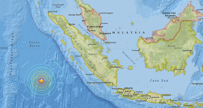 زلزال بقوة 7.9 ريختر يضرب سواحل جنوب غرب إندونيسيا