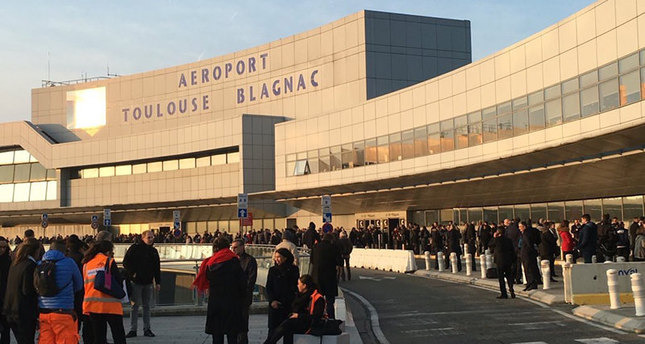 الأمن الفرنسي يخلي أحد المطارات بعد تعاظم القلق الأمني من هجمات إرهابية