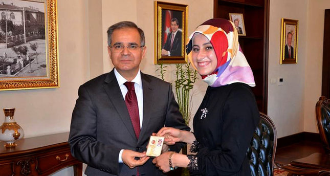 أردوغان يمنح الجنسية التركية لشابة سورية