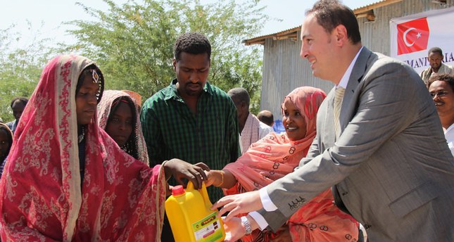 رجال أعمال أتراك يقدمون مساعدات لـ3 ألاف أسرة في إثيوبيا المعرضة للجفاف