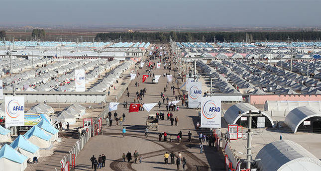 تركيا.. إنشاء مخيمين وعشرات آلاف المساكن الجاهزة لإيواء اللاجئين