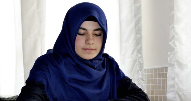 لاجئة سورية تحصل على المرتبة الأولى في مدرستها في تركيا