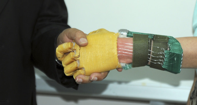 طلاب أتراك يصنعون أطرافاً اصطناعية بتقنية الطباعة ثلاثية الأبعاد