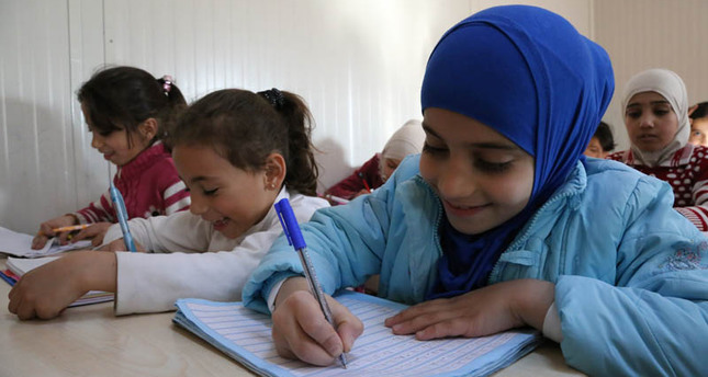 Türkei richtet 10 vorübergehende Schulen für Syrer in Hatay ein