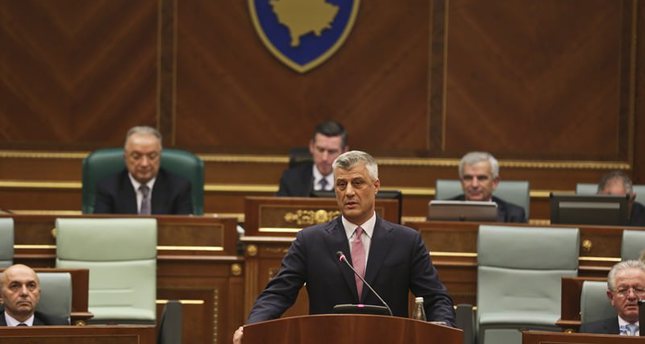 Der neu gewählte Präsident von Kosovo Hashim Thaci während einer Parlamentssitzung in Pristina, 26. Februar 2016 Foto: AP/Visar Kryeziu
