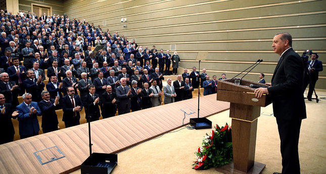 Der türkische Staatspräsident Recep Tayyip Erdoğan bei seiner Rede in der 24. Sitzung der Lokal-Verwalter im Präsidenten-Komplex in Ankara, Dienstag, 19. April 2016 Foto: DHA