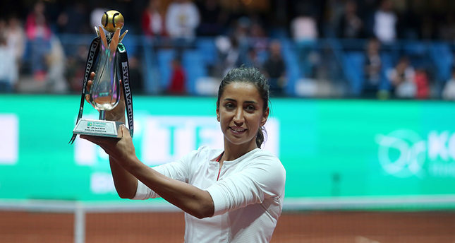 Erste türkische Tennisspielerin gewinnt WTA-Titel